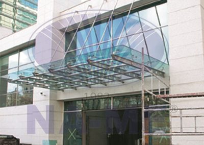 Rixos Grand Hotel'in cam ve çelik giriş saçağı
