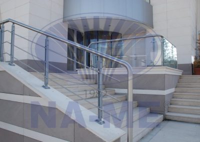Alımcı Park AVM giriş rampası ve paslanmaz çelik korkulukları
