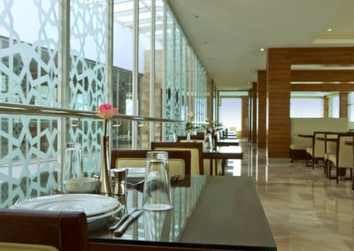Karbala Rayhaan Hotel'in restoran iç mekânı